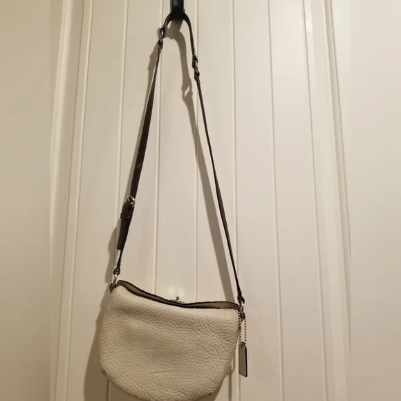 Coach Pebble Leather Chelsea - Picture 6 of 9